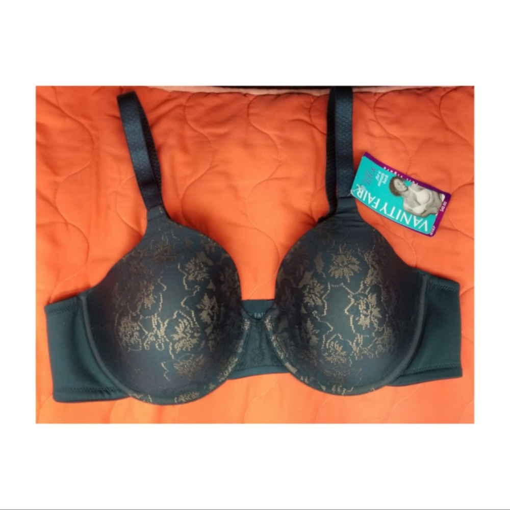 🌼NWT Vanity Fair Bra🌼